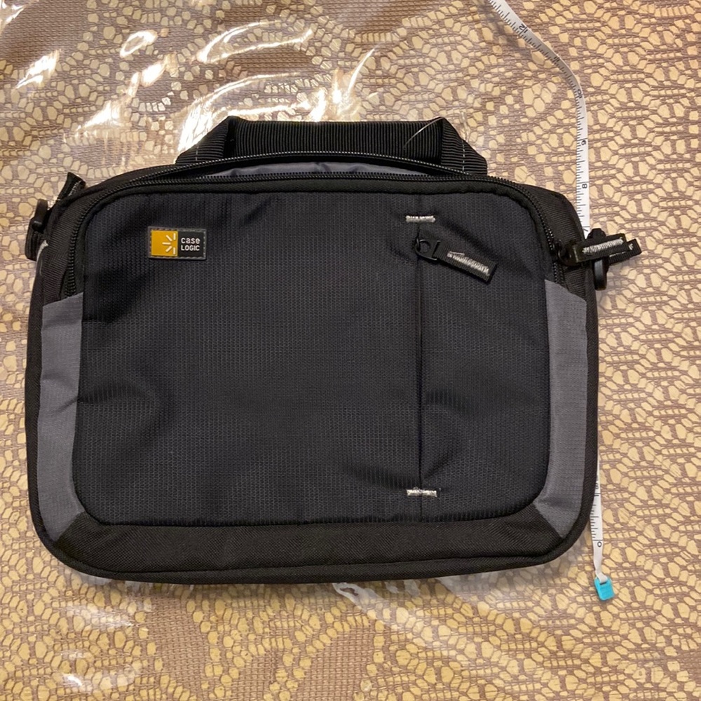 Tablet Case Logic